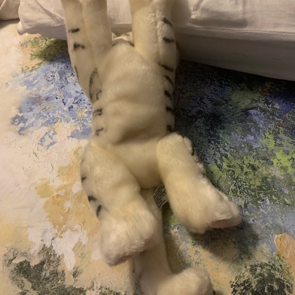 Siegfried and Roy's Mirage Stuffed Tiger Like New from Las Vegas - Picture 8 of 8